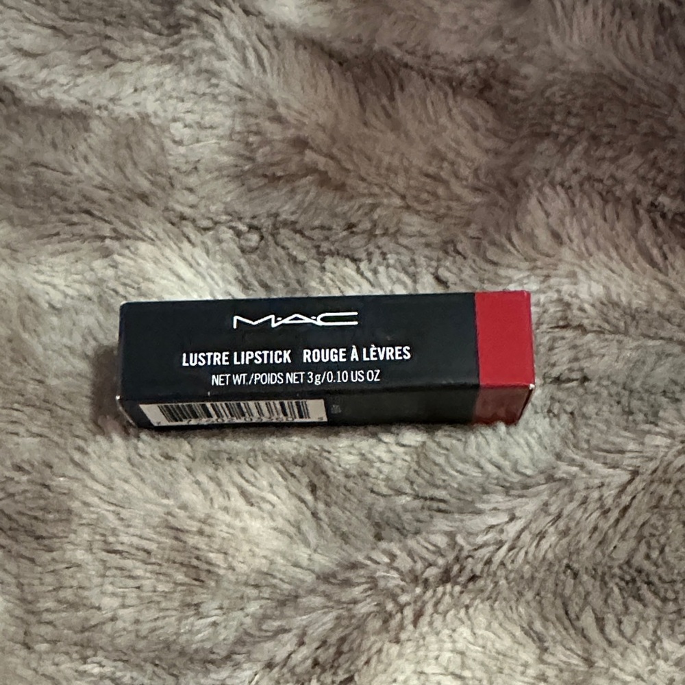 MAC Lustre Lipstick Lady bug